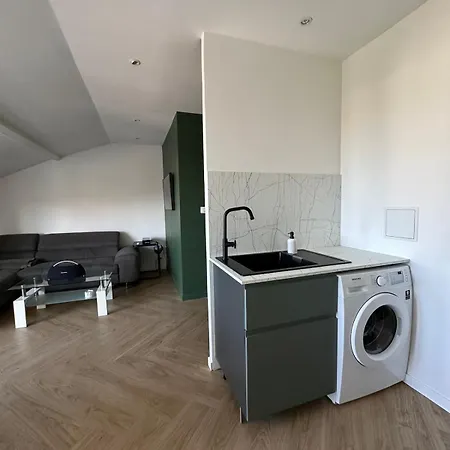 Cozy 3 - 4 People, Air Conditioning, Parking, Crossfit Access 아파트 *